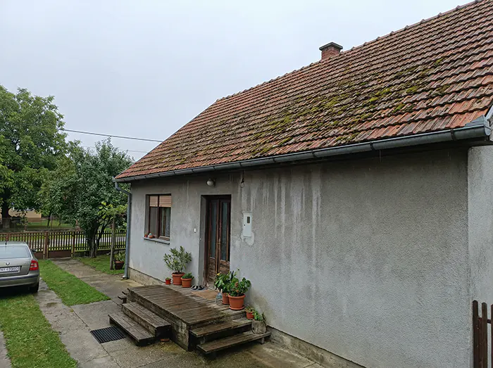 Mahovina kvari crijep, potrebno izraditi novi krov krovopokrivač Đakovo Osijek IP Bau