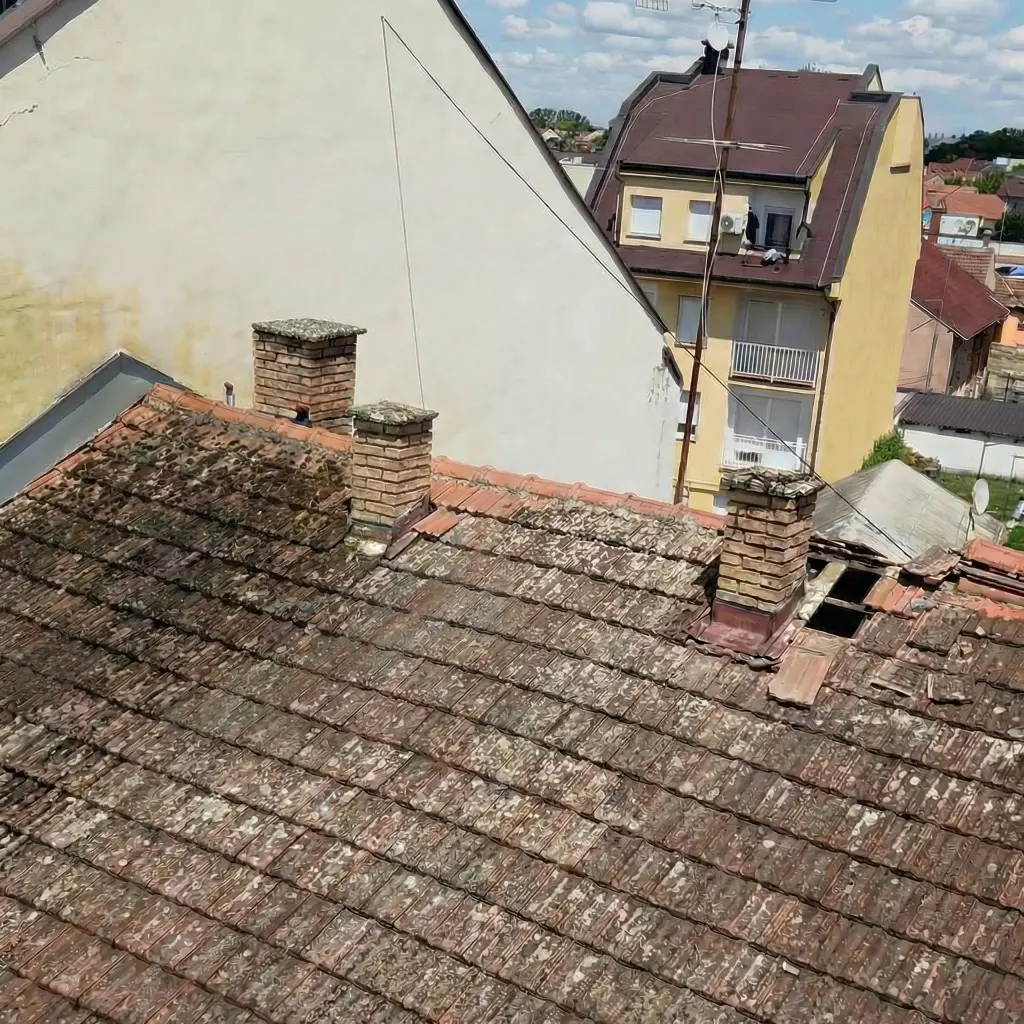 1. Početno stanje krova prije obnavljanja u Đakovu IP - Popravak krova i pranje krova