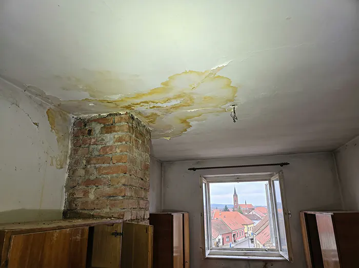 Popravak krova Đakovo i sanacije 2 Curenje krova Đakovo kod dimnjaka zbog lošeg lima