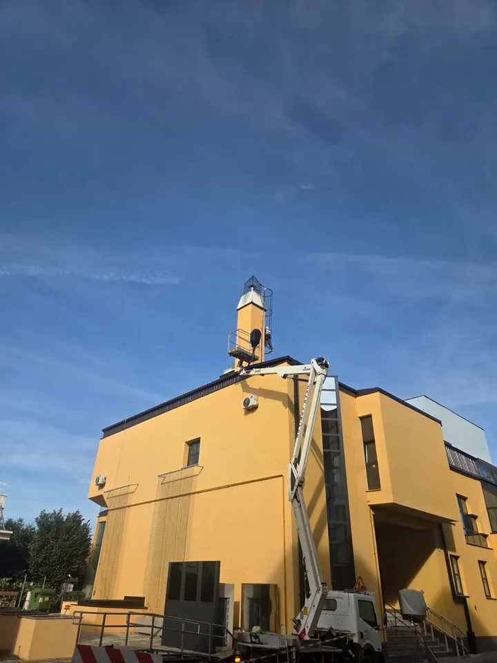 Visinski Izazov u Srcu Grada: Najam Dizalice za Centar za Kulturu Đakovo 2 Najam dizalice Đakovo - Centar za kulturu Đakovo - Finalni sloj fasade