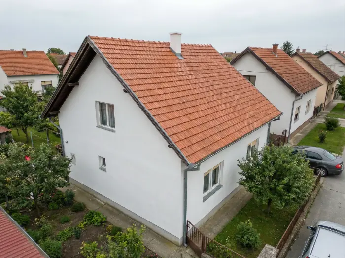 Pranje krova i slikonizacija krova IP BAU + pranje fasade