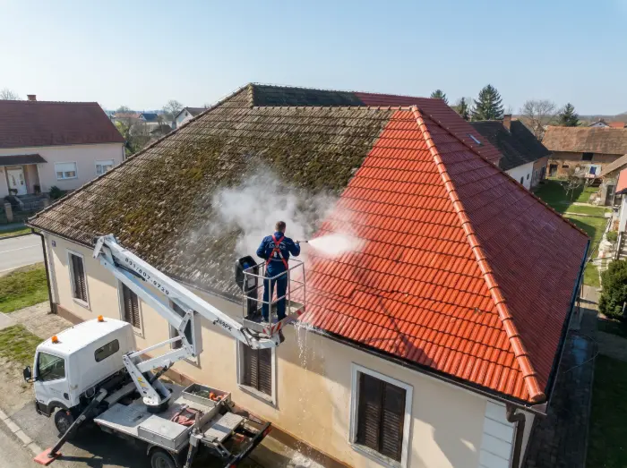 Kosi krov i ravni krov usporedba: Prednosti, mane i razlike u izradi 6 Proces visokotlačnog pranja krova - Krovopokrivač Đakovo - IP BAU