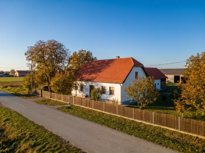 Najbolje doba godine za zamjenu krova Đakovu - Izrada krova Đakovo - IP BAU